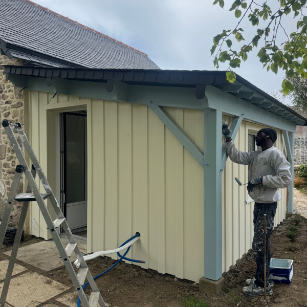 Ravalement d'une maison en pierre et bois